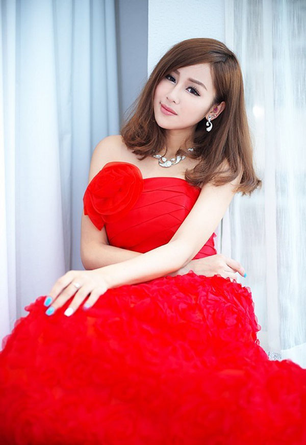 红色礼服的妖娆魅姬3