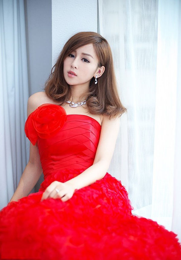 红色礼服的妖娆魅姬4