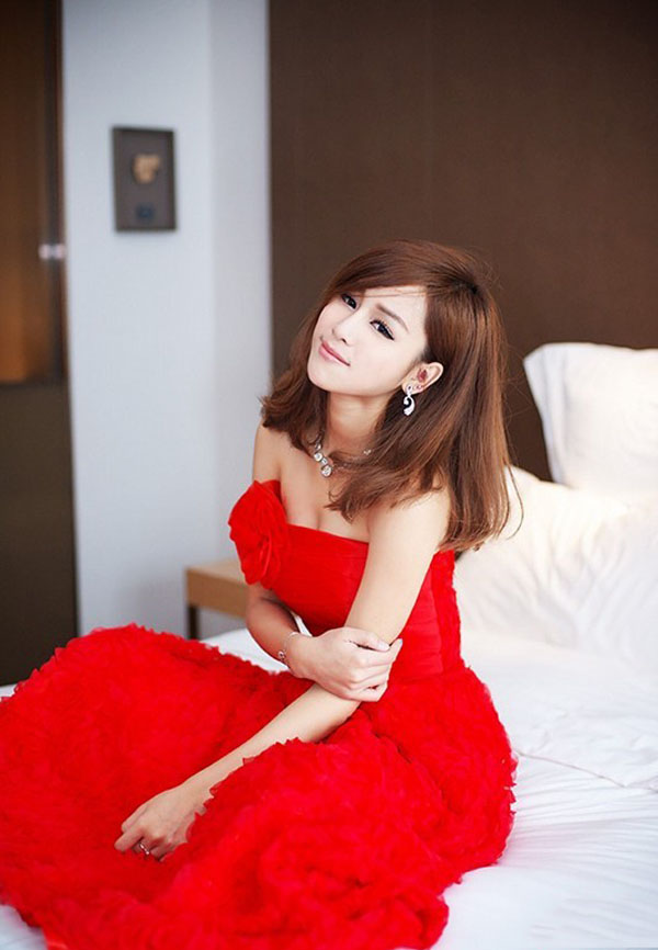 红色礼服的妖娆魅姬10