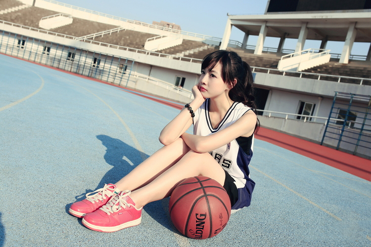 爱上篮球的清纯姑娘3