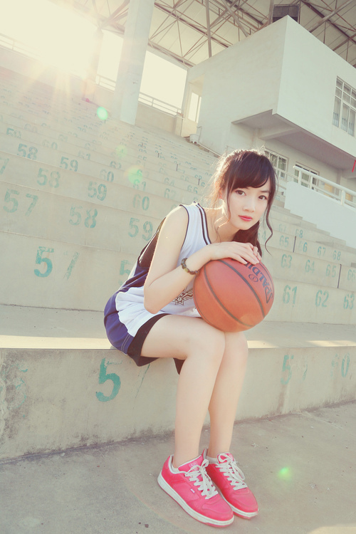 爱上篮球的清纯姑娘6
