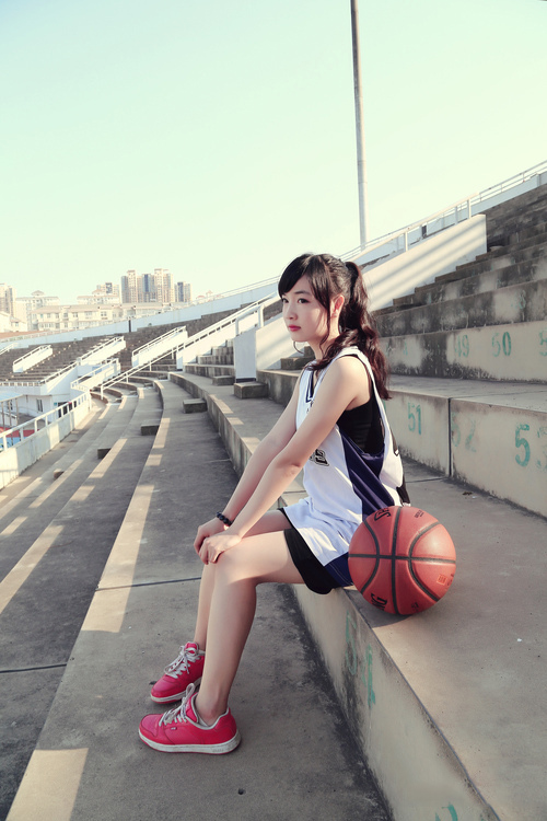 爱上篮球的清纯姑娘9