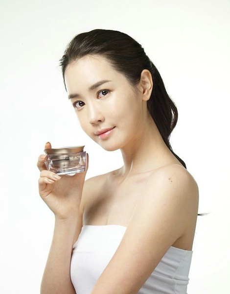 韩国女星李多海为SOMANG化妆品代言（组图）6