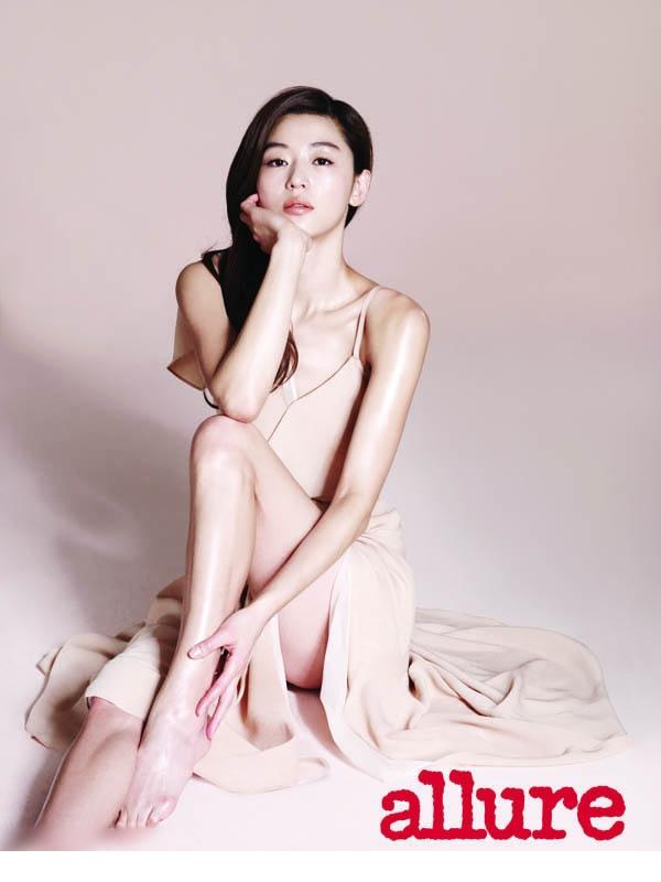 全智贤裸色裙装广告写真 光滑肌肤修长美腿3