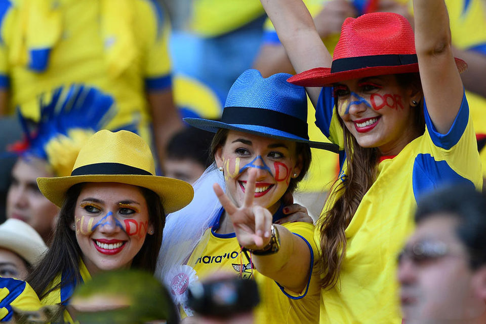 世界杯球场美女合集 阿根廷伊朗球迷各领风骚1