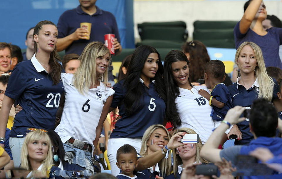 世界杯球场美女合集 阿根廷伊朗球迷各领风骚5