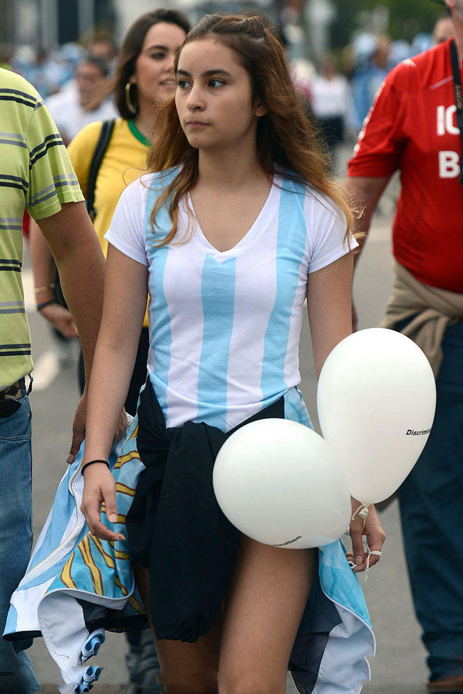 世界杯球场美女合集 阿根廷伊朗球迷各领风骚6