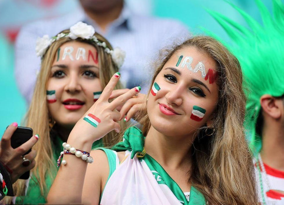 世界杯球场美女合集 阿根廷伊朗球迷各领风骚8