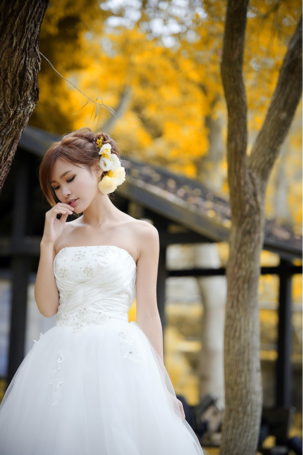 白色婚纱Vika迷人甜美写真6