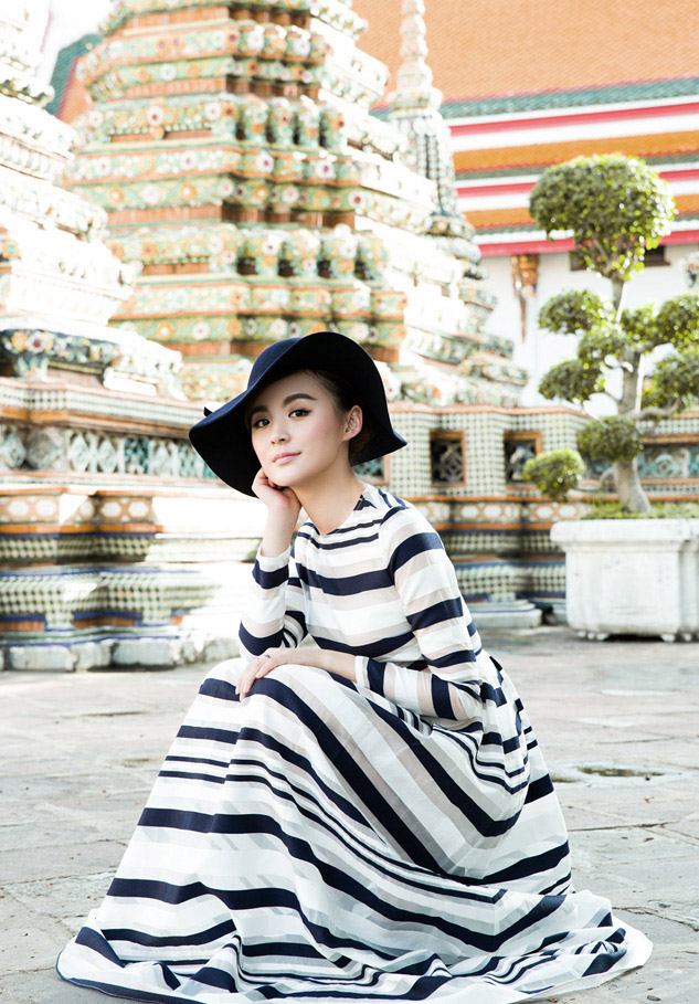 毛林林泰国时尚写真 条纹长裙俏皮可爱5