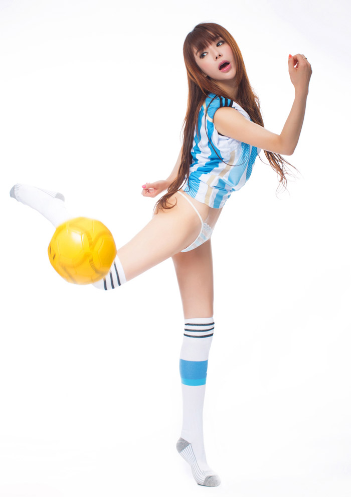 性感足球宝贝纯小希与你共享世界杯14