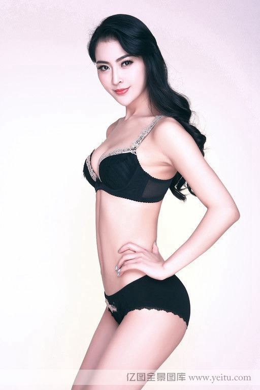 美女模特吴丹气质迷人性感写真