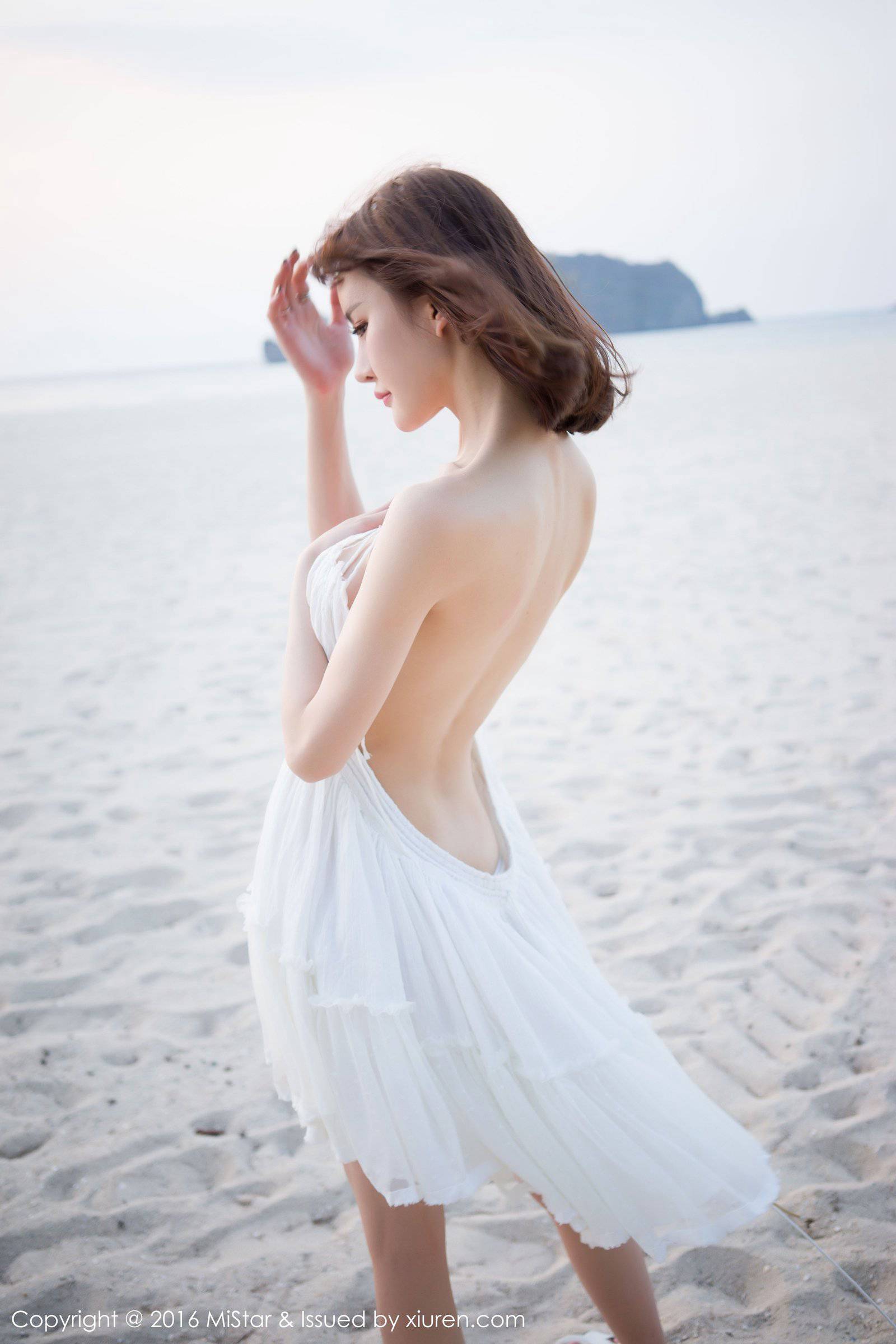 美女模特Cheryl青树海边沙滩比基尼拍摄