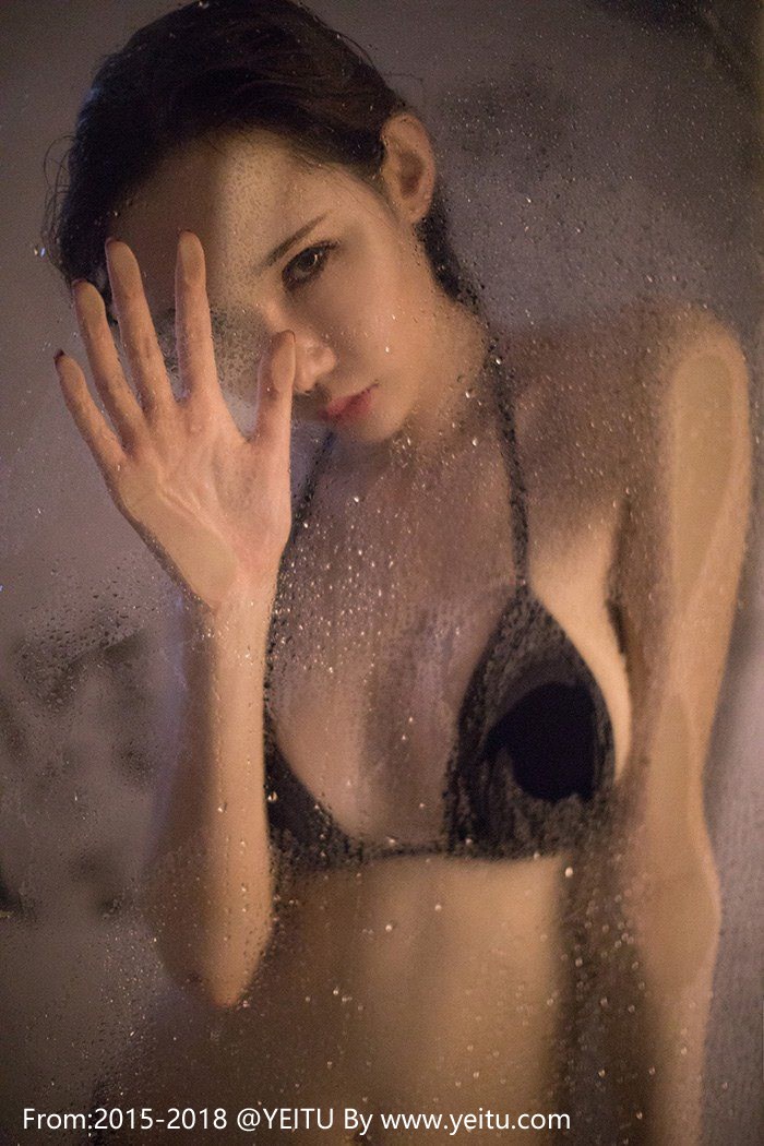 爱蜜社玲珑女神萌琪琪泳池比基尼浴室湿身诱惑