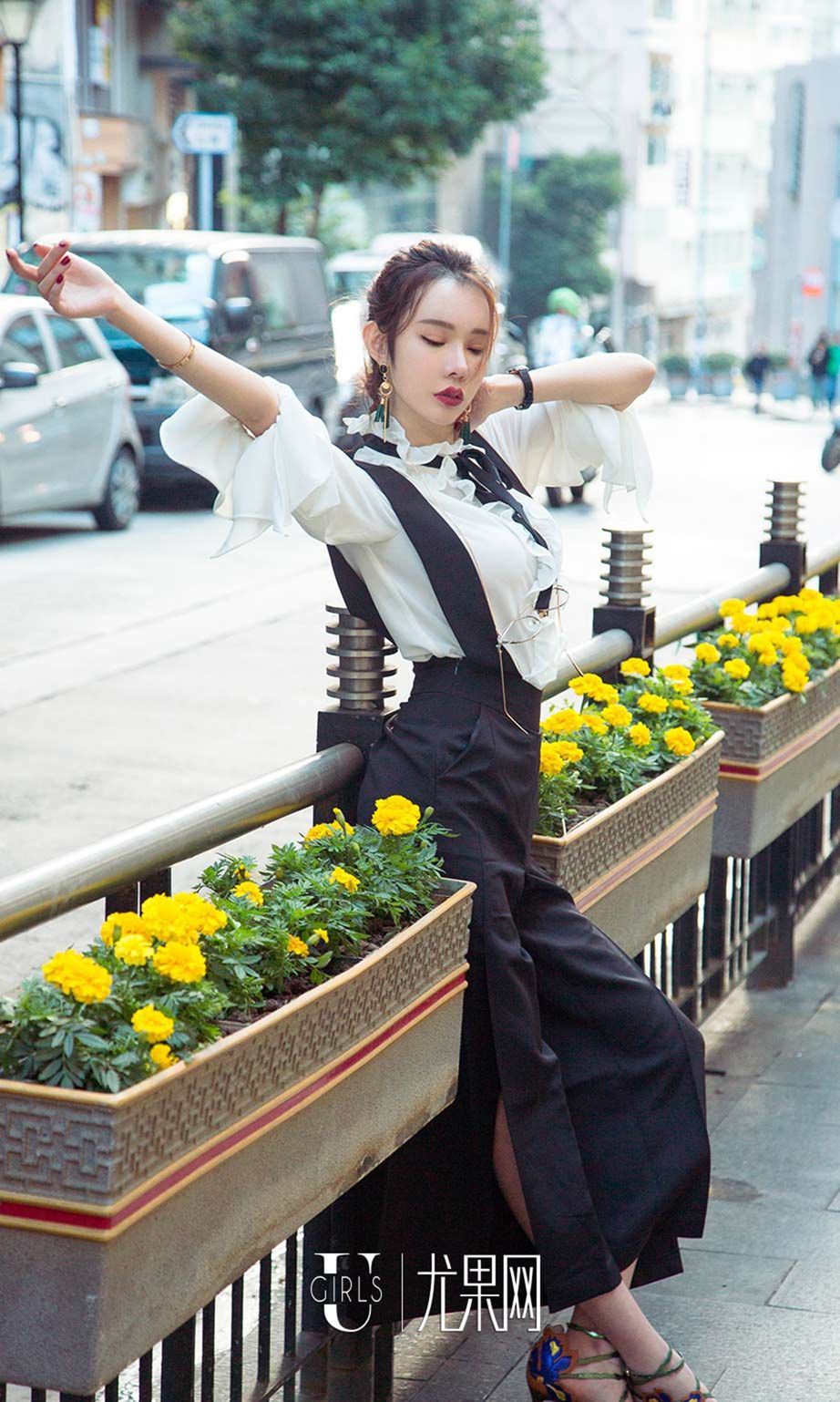 尤果网美女模特萌琪琪高冷时尚街拍写真