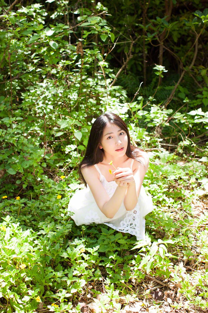 日本人气女歌手吉川友海边比基尼内衣诱惑私房照