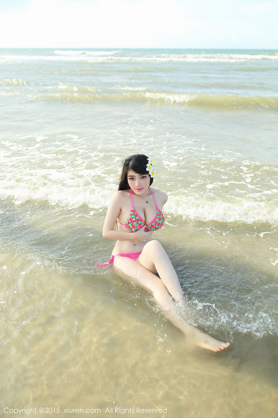 秀人网美女模特容容容Alice沙滩比基尼诱惑涠洲岛旅拍