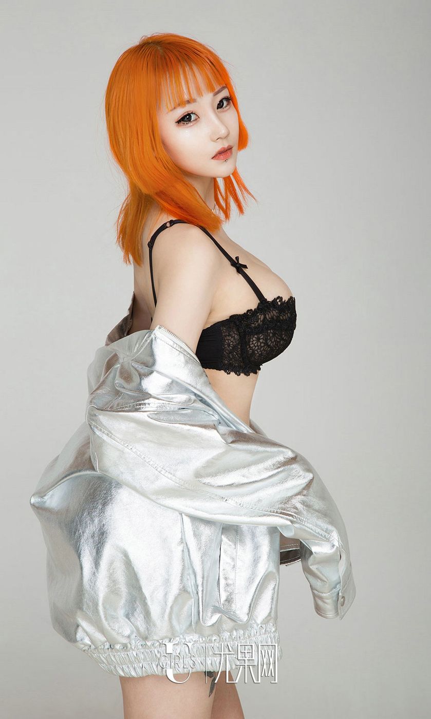 尤果网美女模特张团团橙红头发白皙爆乳内衣诱惑写真