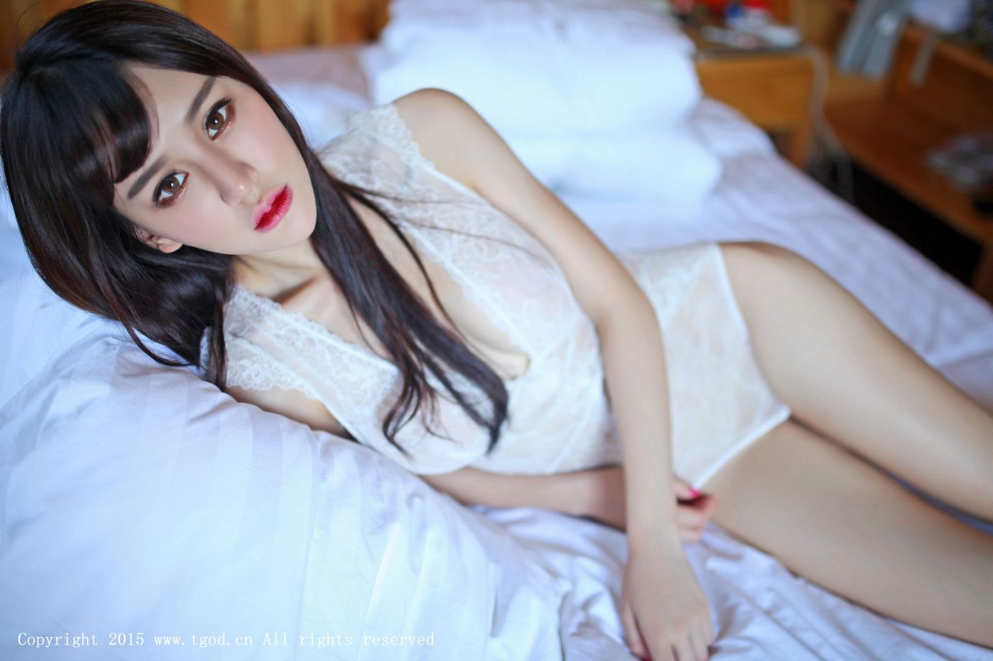 美女模特Cheryl青树蕾丝情趣透视装云曼旅拍写真
