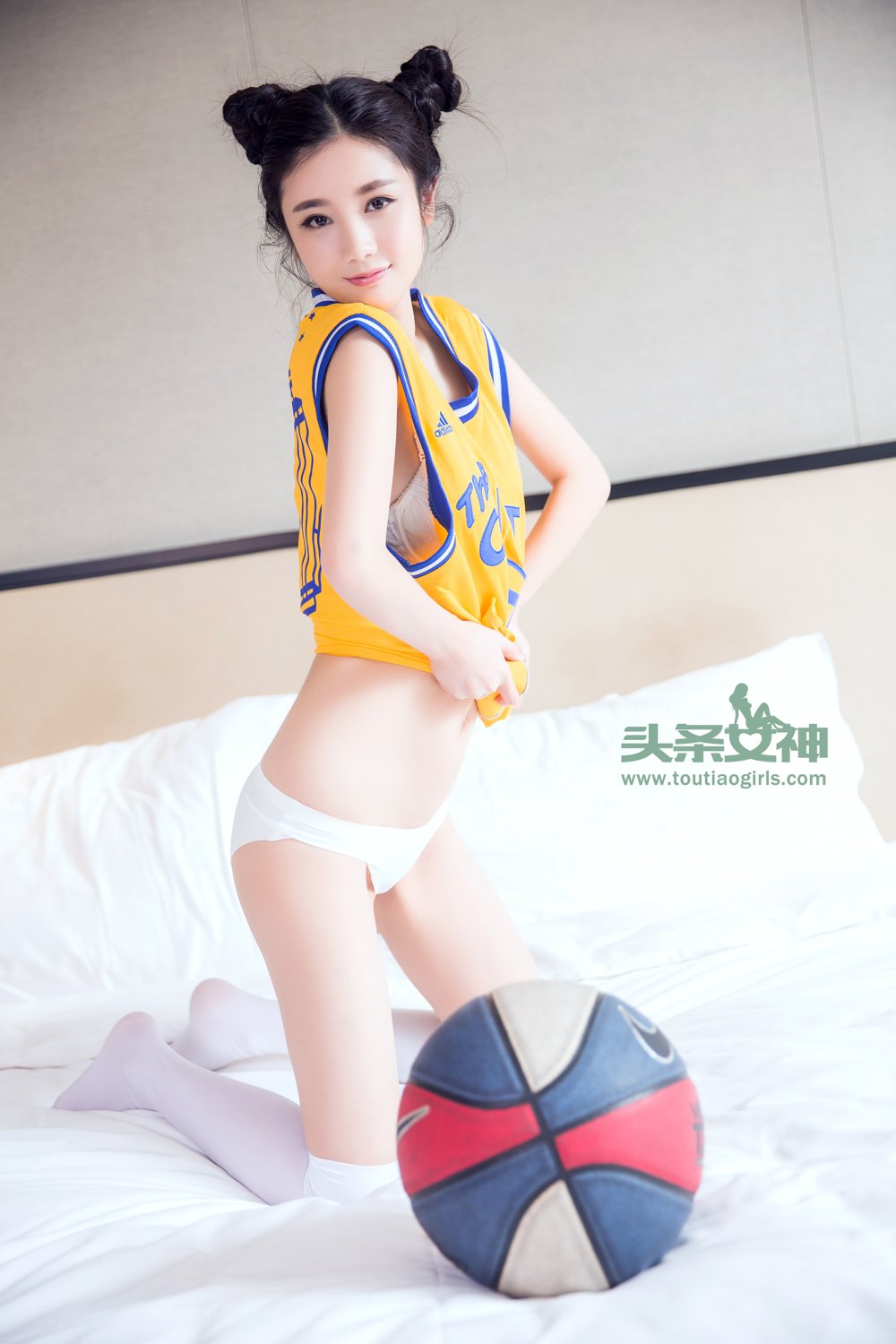 头条女神篮球宝贝苏凉库司令极品身材修长美腿私房写真