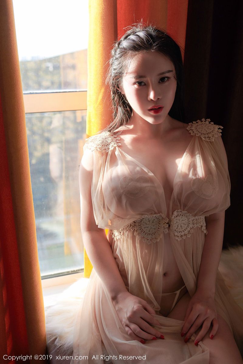 美女模特戴渃欣丰腴身材爆乳诱惑波涛胸涌大胆写真