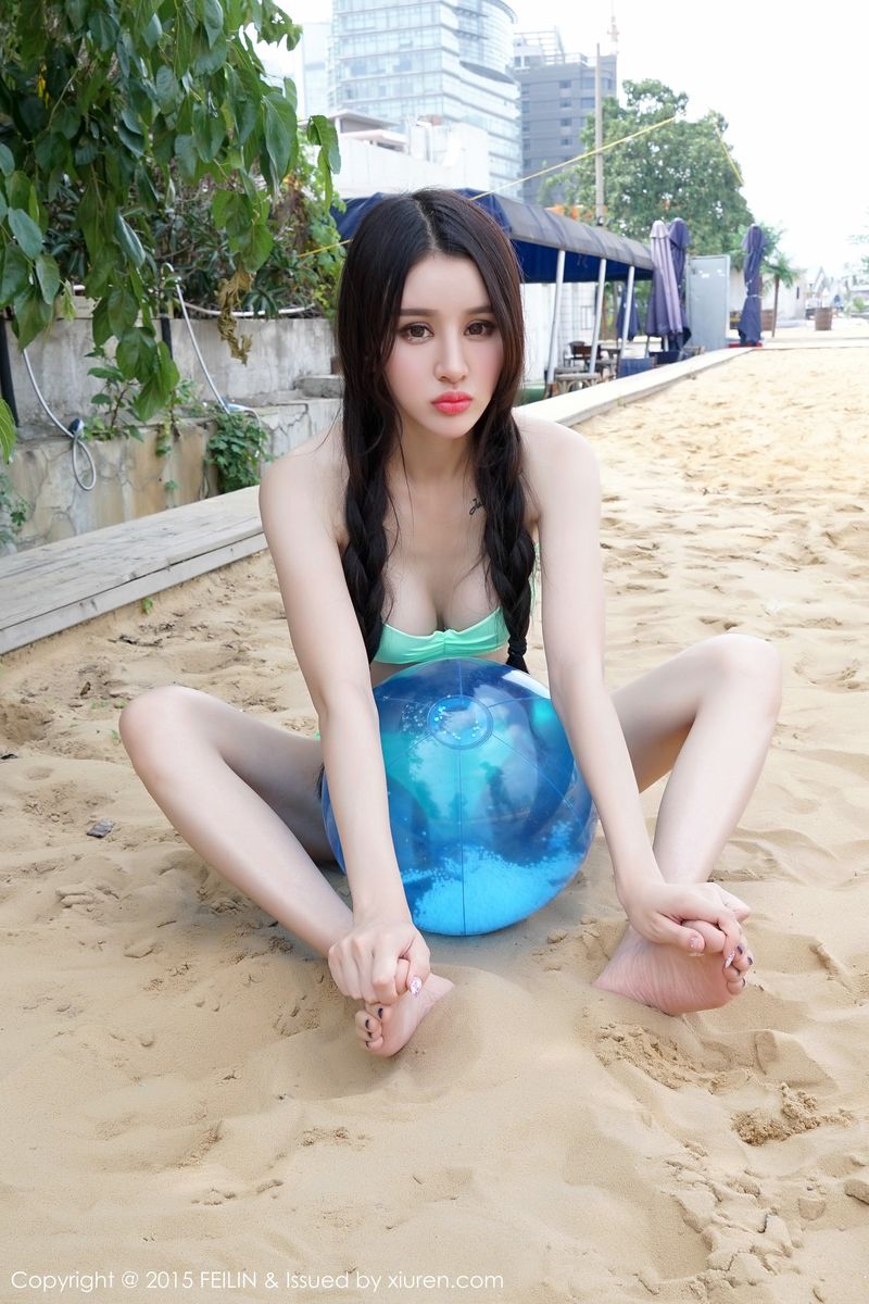 性感女神Cheryl青树沙滩比基尼内衣诱惑第二套写真