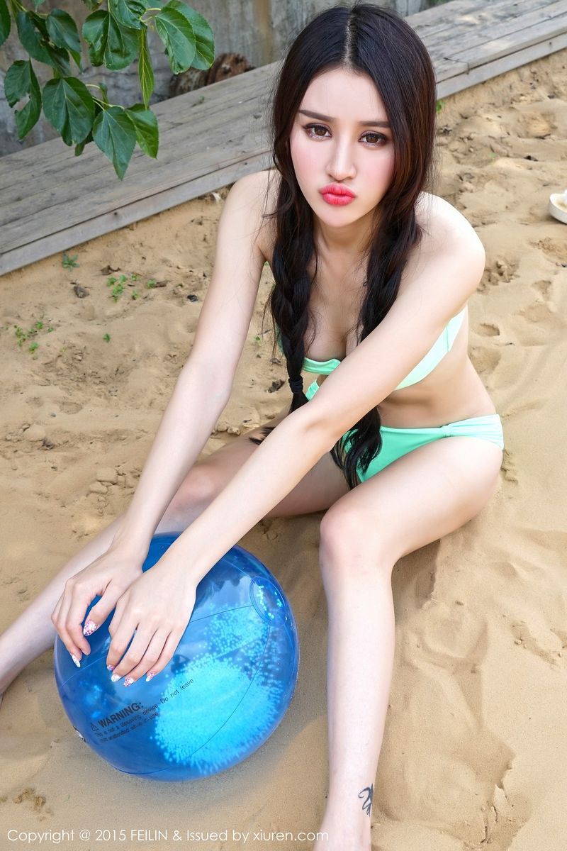 性感女神Cheryl青树沙滩比基尼内衣诱惑第二套写真