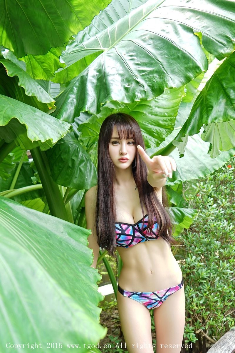 美女模特Cheryl青树美胸长腿户外比基尼普吉岛旅拍