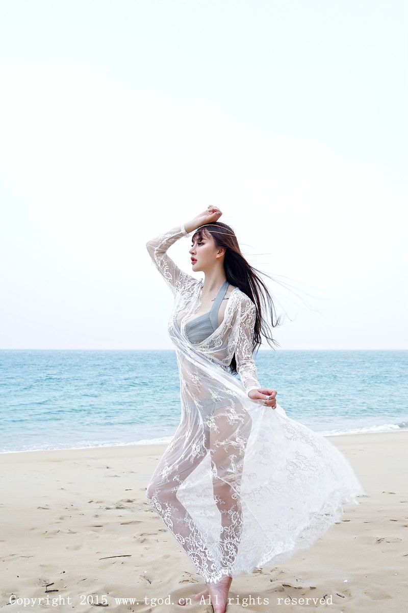 美女模特Cheryl青树沙滩比基尼美胸翘臀普吉岛旅拍