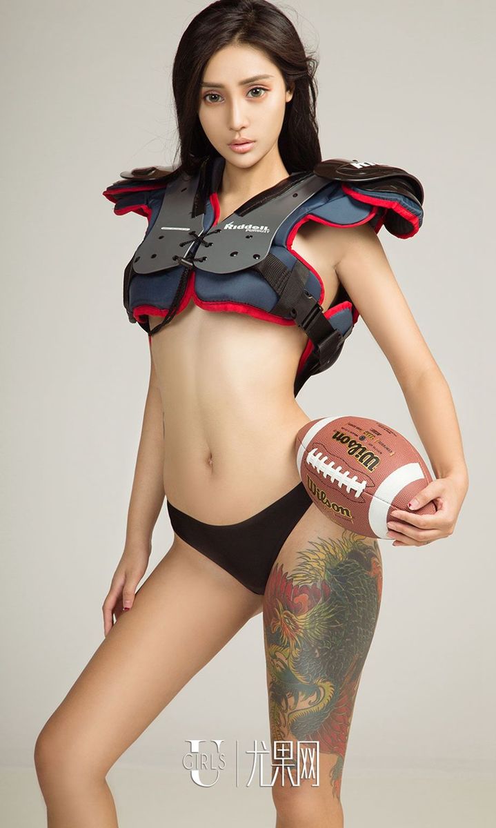 尤果网运动女神尤菲儿美式橄榄球酷劲儿火热撩人美图
