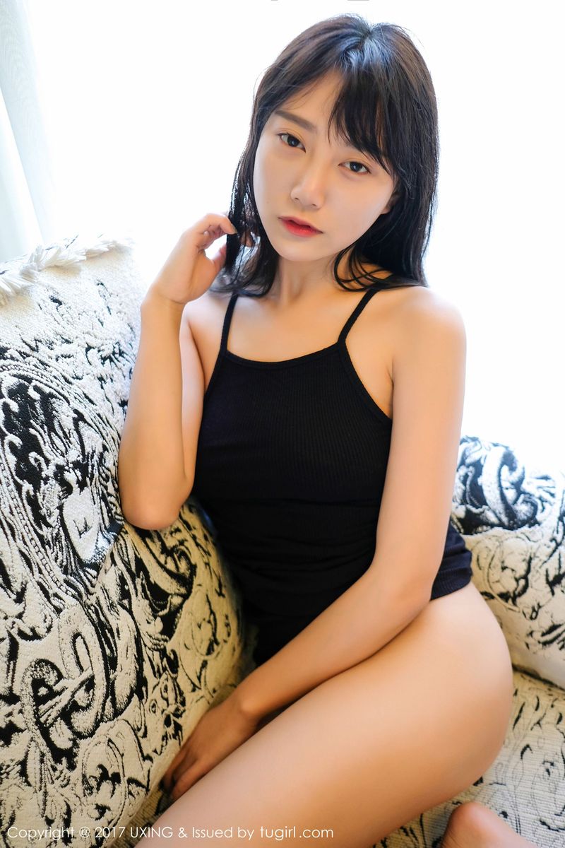 重庆美女模特李猩一前凸后翘修长美腿热辣私房写真