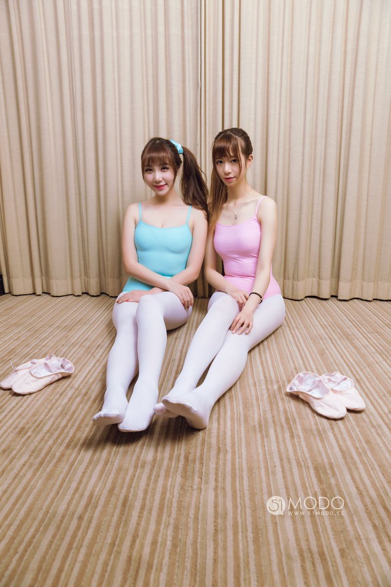 性感姐妹花鹿小茜&张蒙晰芭蕾体操丝袜美腿清纯美图