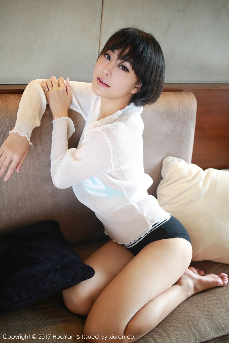 清新短发新人模特刘艺蕾日系风班比跪首套性感写真