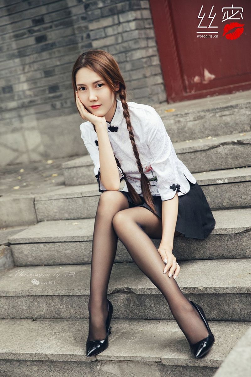 美女模特冯雪娇SIR黑丝美腿超短裙民国风性感美图