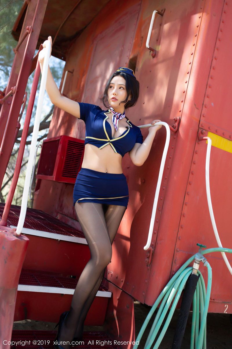 性感女神Manuela玛鲁娜火车乘务员真实扮演美国旅拍