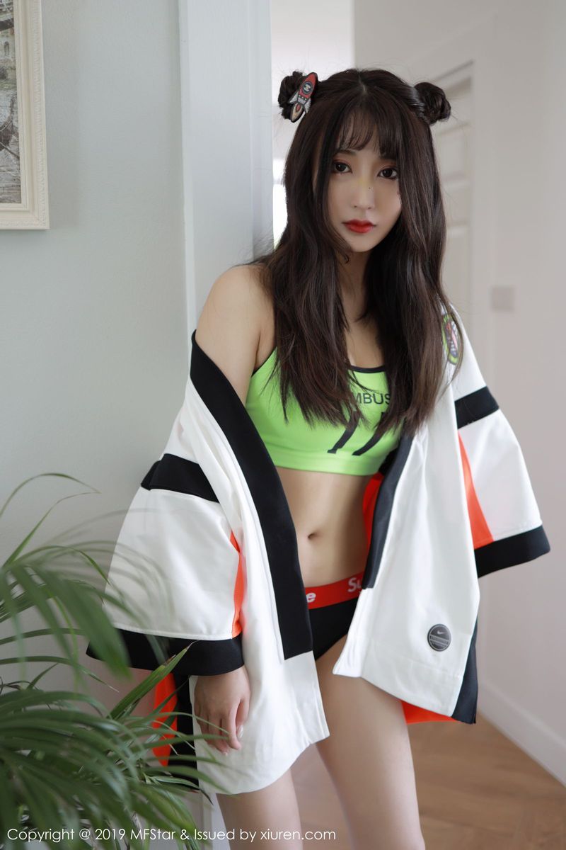 美女模特Betty林子欣运动风系列内衣诱惑清迈旅拍