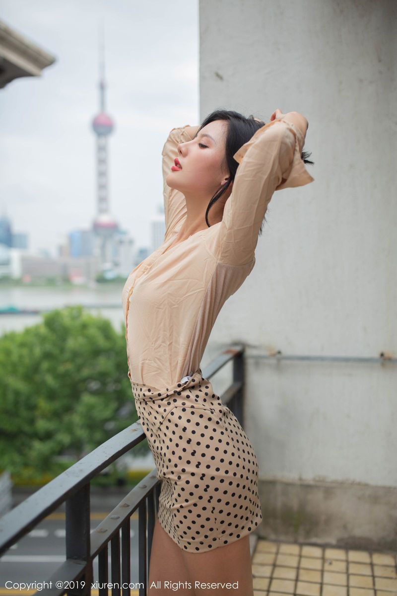 性感女神就是阿朱啊丝袜美腿上海阳台外拍系列写真