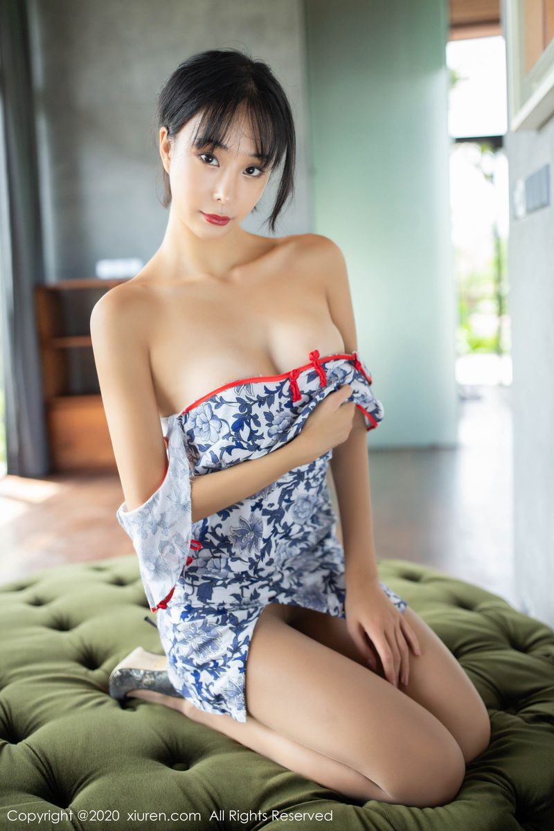 性感女神刘艺蕾Akasha青花瓷旗袍丝袜系列巴厘岛旅拍