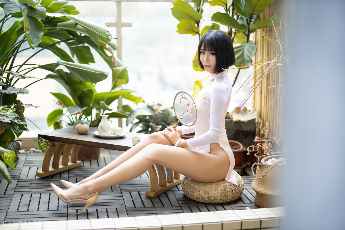 美女模特刘艺蕾胧丝袜内衣与极致美腿视觉魅惑写真