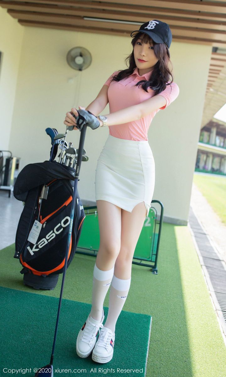 性感女神芝芝Booty高尔夫运动女郎超短裙装扮主题写真