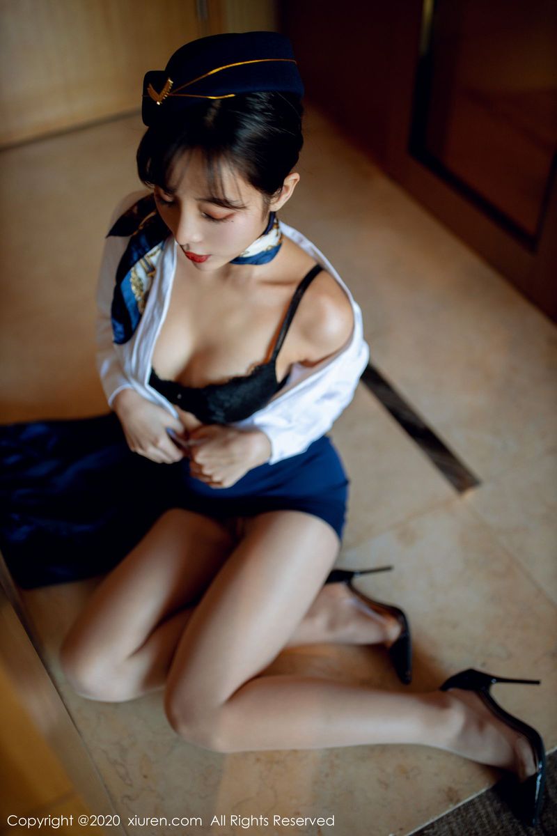 美女模特陈小喵空姐制服丝袜美腿内衣诱惑视觉写真