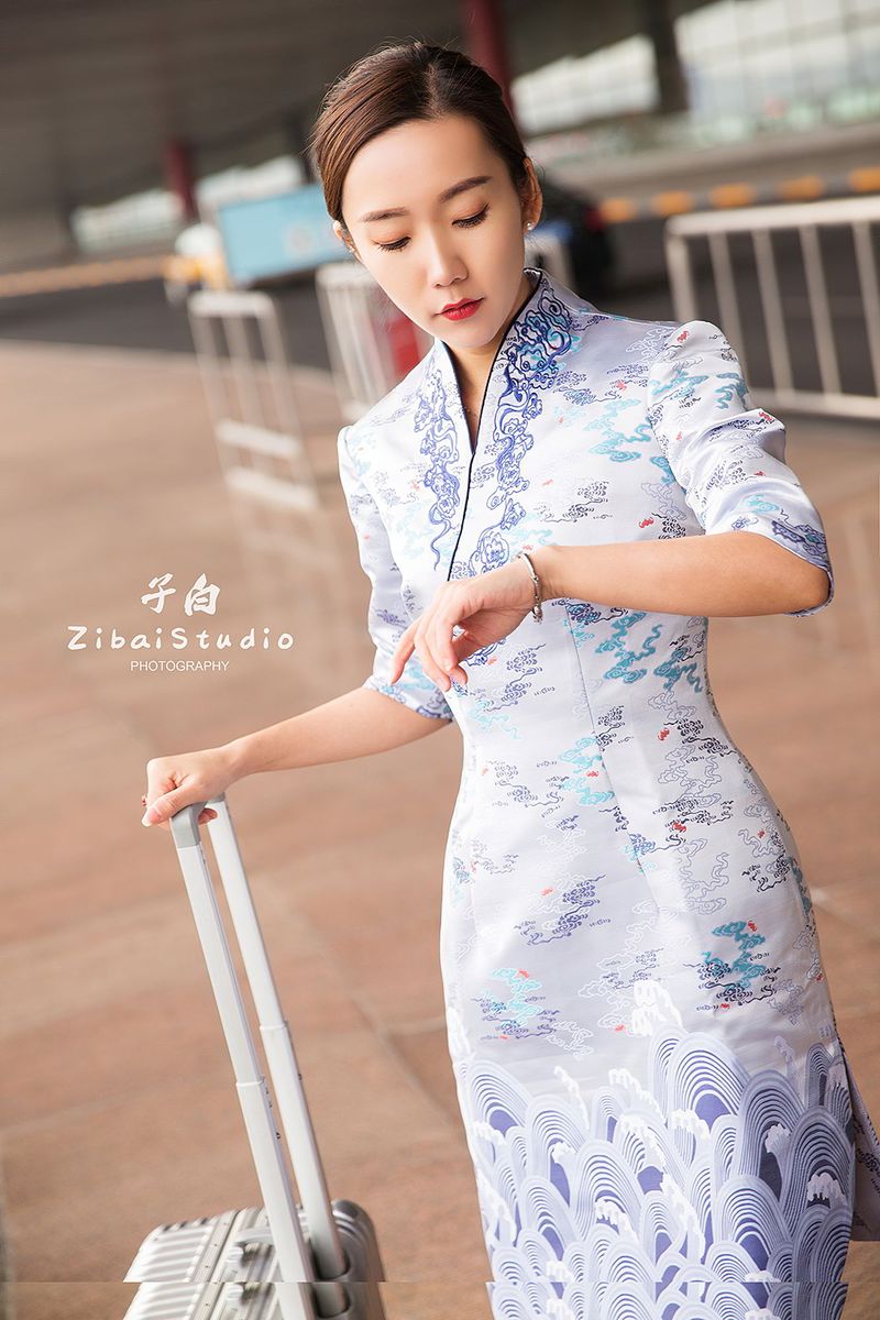 美女模特艾静香空姐制服蜜丝旗袍系列性感写真