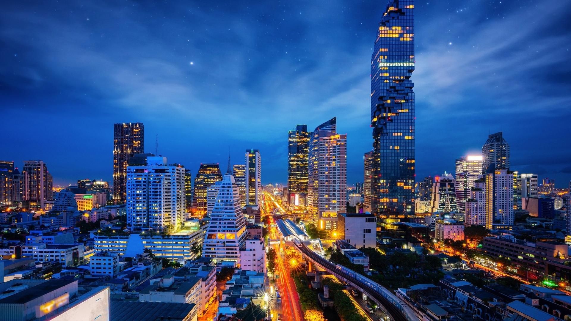 泰国曼谷五光十色霓虹夜景高清桌面壁纸