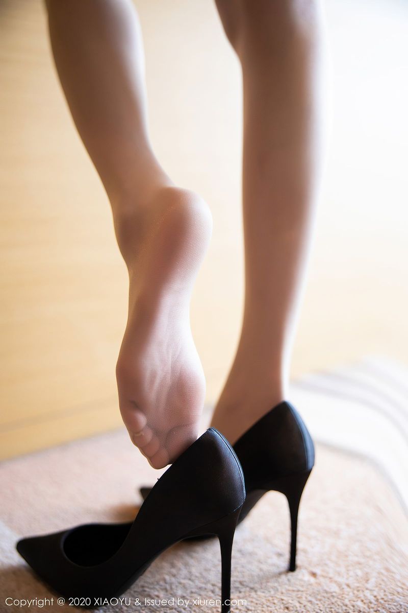 美女模特程程程职业空乘制服丝袜美腿系列性感写真