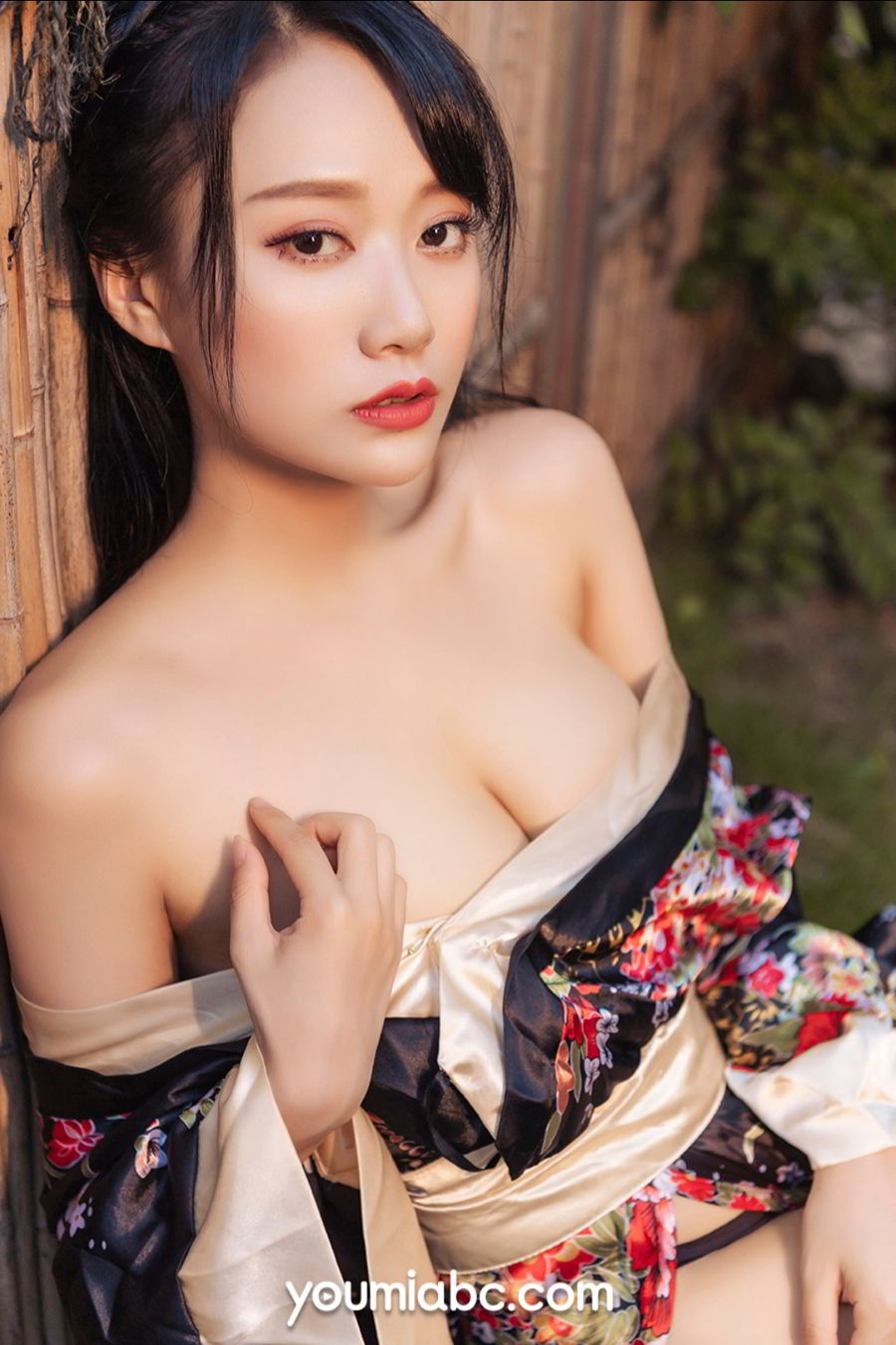 美女模特何嘉颖日式轻便和服和风煦女系列写真