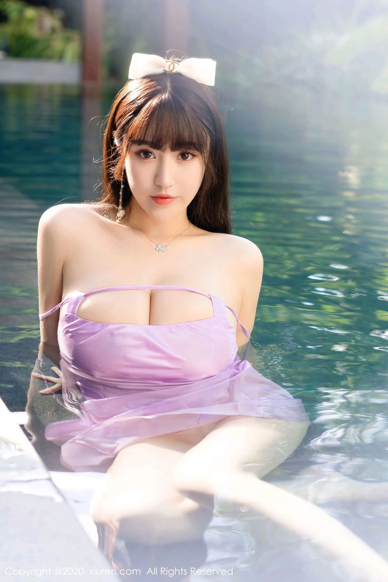 女神Flower朱可儿紫色礼裙泳池湿身系列三亚旅拍