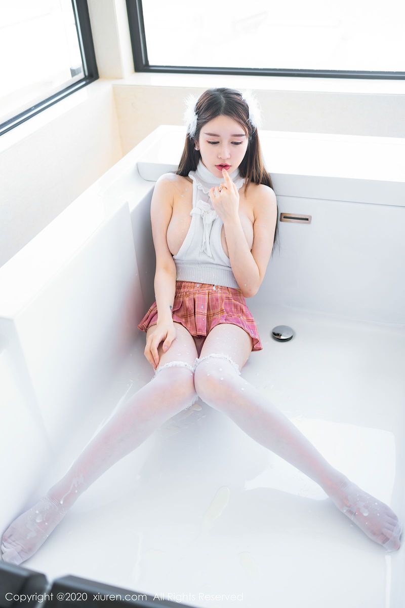 女神玉兔miki职业OL与浴室牛奶浴系列大理旅拍