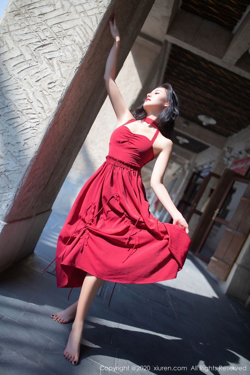 性感模特就是阿朱啊红色长裙系列异域风情东欧旅拍