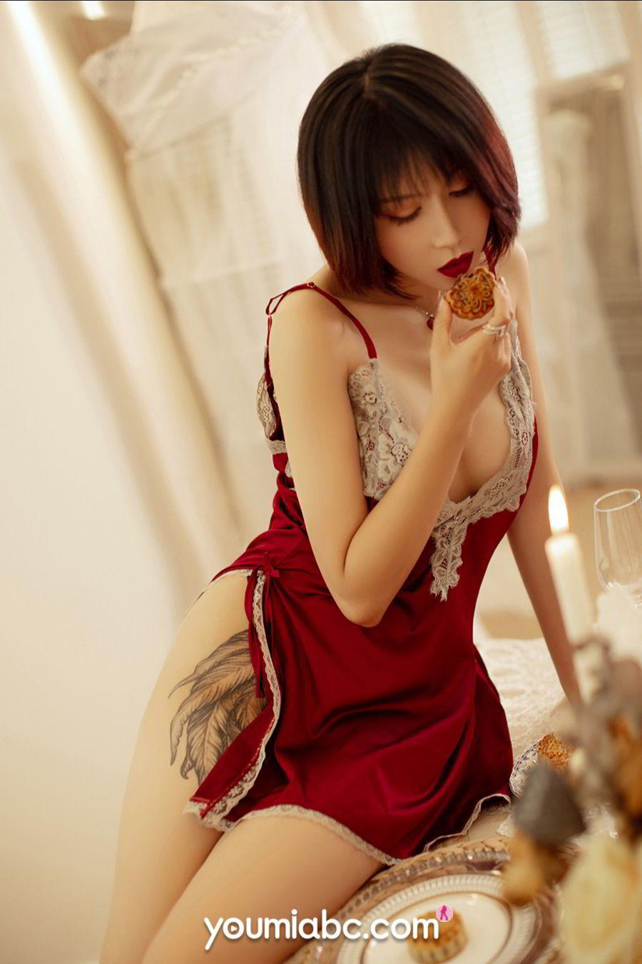 美女模特安妮斯朵拉情趣吊裙美体盛宴性感写真