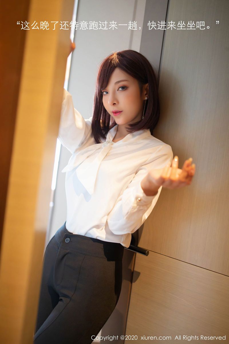 美女模特陈小喵办公室职场boss角色扮演娇媚动人写真